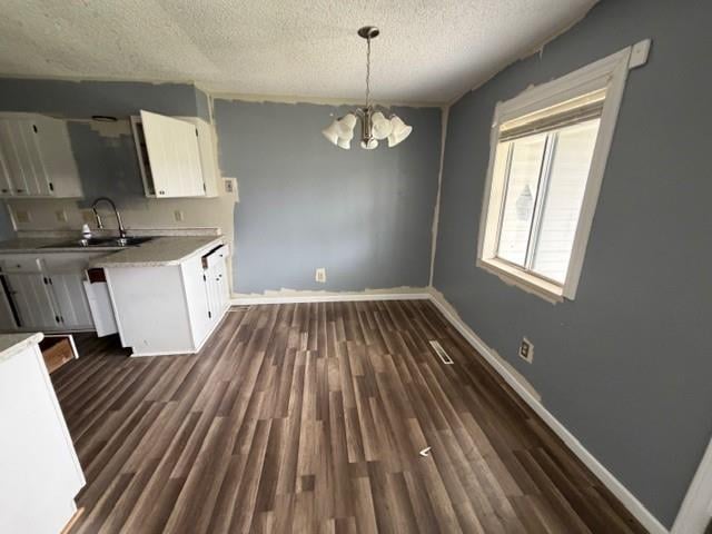 518 4th St, Eureka, KS 67045