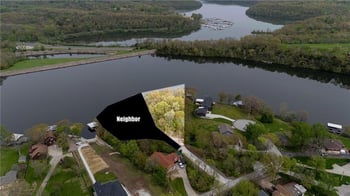 1676 Ozark Dr, Lee's Summit, MO 64086