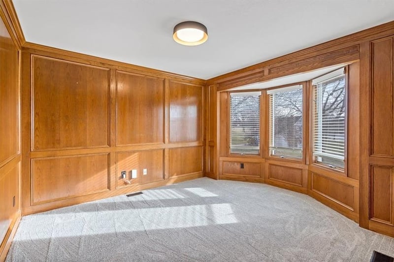 2704 Bent Tree Cir, Lee's Summit, MO 64081