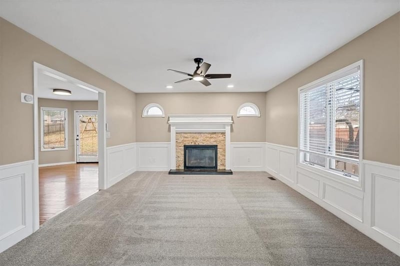 2704 Bent Tree Cir, Lee's Summit, MO 64081