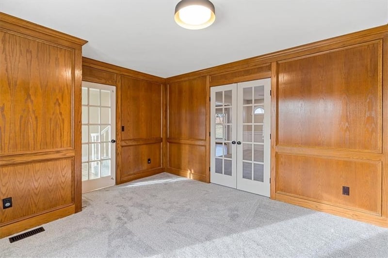 2704 Bent Tree Cir, Lee's Summit, MO 64081