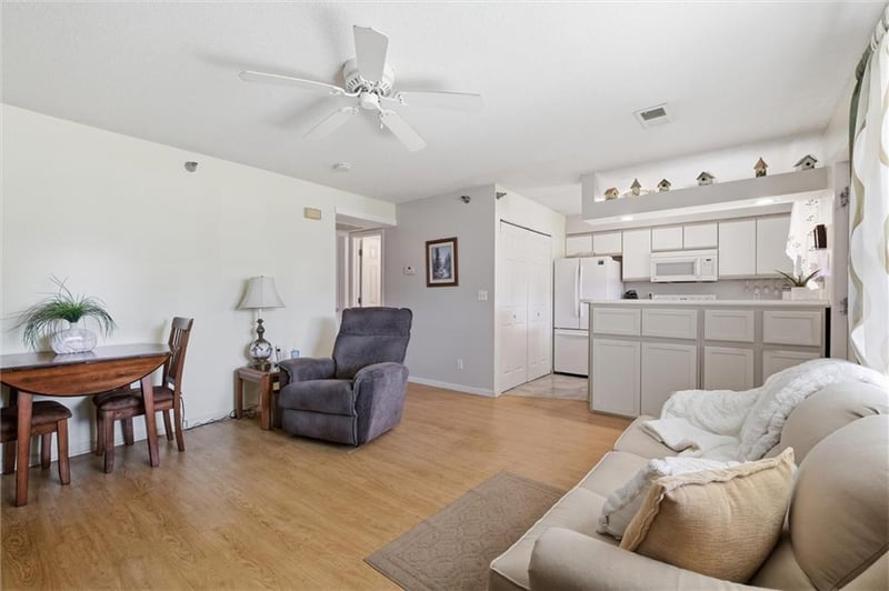 2330 68th St, Kansas City, MO 64118