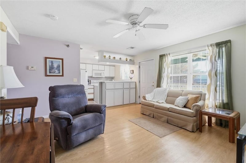 2330 68th St, Kansas City, MO 64118