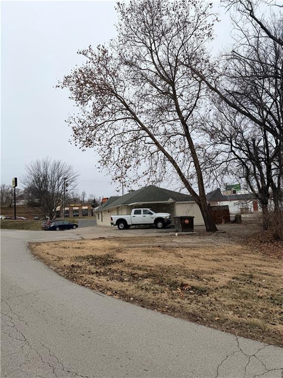 3111 Belt Hw, St Joseph, MO 64506