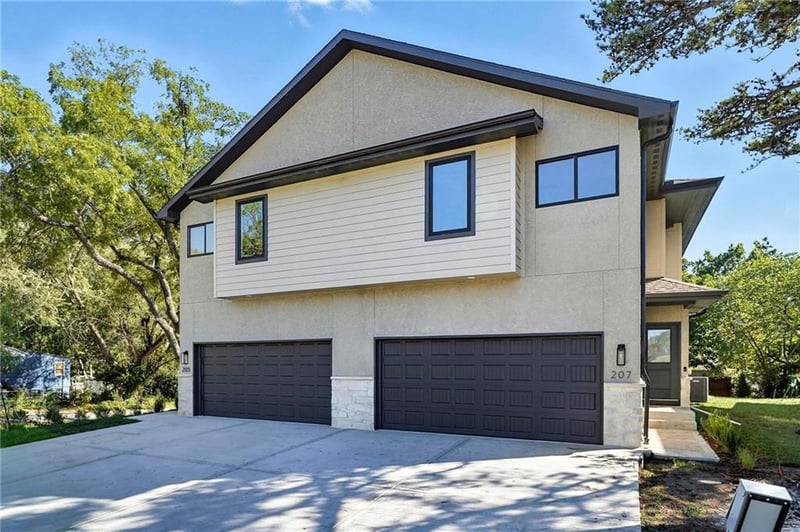 211-213 Orchard Ct, Lee's Summit, MO 64063