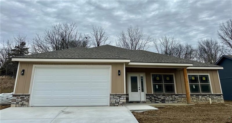 1322 Kristie Cir, Excelsior Springs, MO 64024