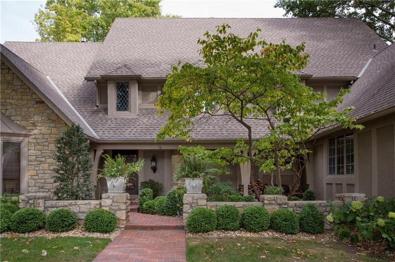 4704 W 88th St, Prairie Village, KS 66207