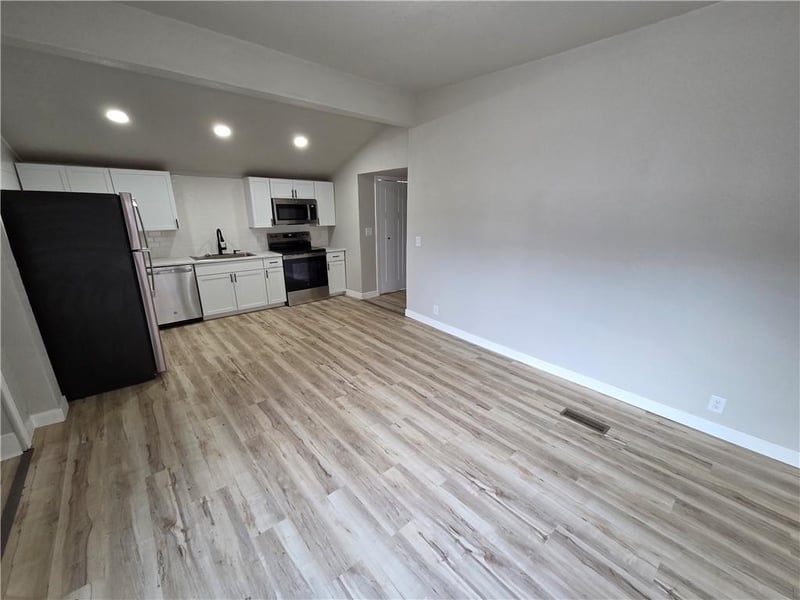 3118 11th St, St Joseph, MO 64505
