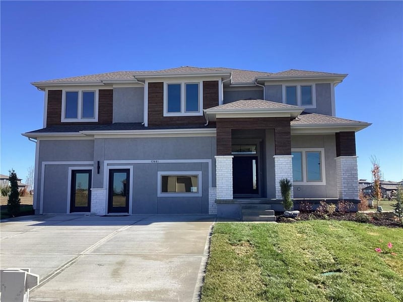 13441 178th St, Overland Park, KS 66013