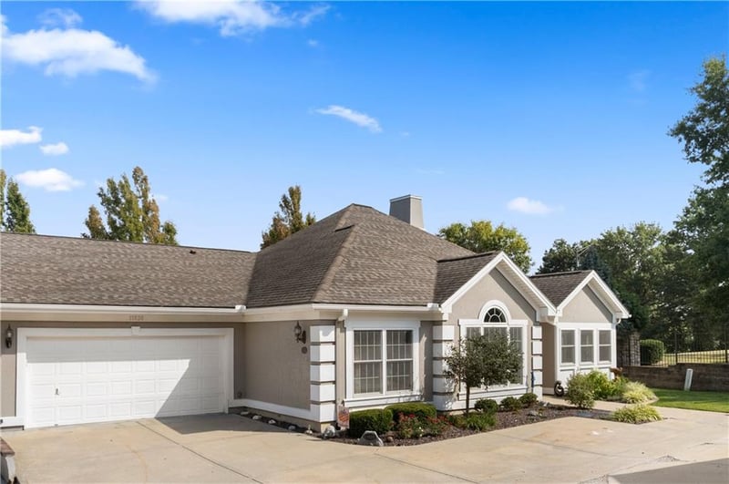 11020 Charlotte St, Kansas City, MO 64131