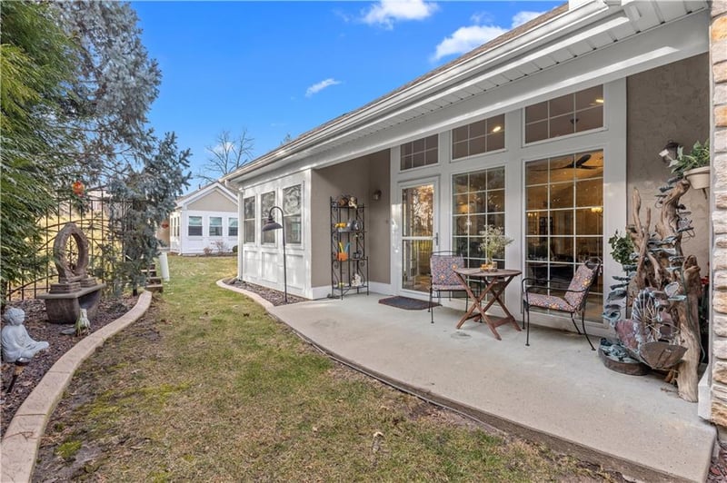 11020 Charlotte St, Kansas City, MO 64131