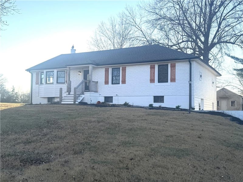 7516 Arnett Rd, Grain Valley, MO 64029