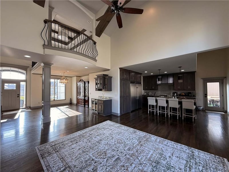 6104 NW 103rd St, Kansas City, MO 64154
