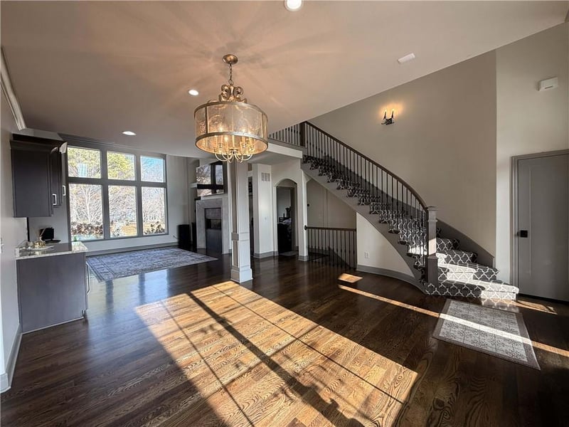 6104 NW 103rd St, Kansas City, MO 64154