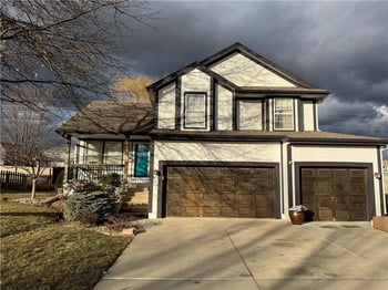 824 13th St, Lee's Summit, MO 64081