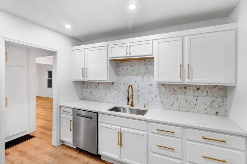 4504 43rd St, Kansas City, MO 64130