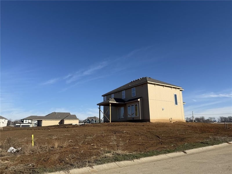 9002 Poplar Ave, Kansas City, MO 64156