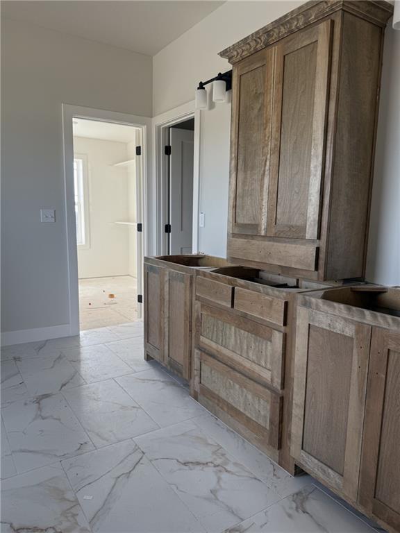 9002 Poplar Ave, Kansas City, MO 64156