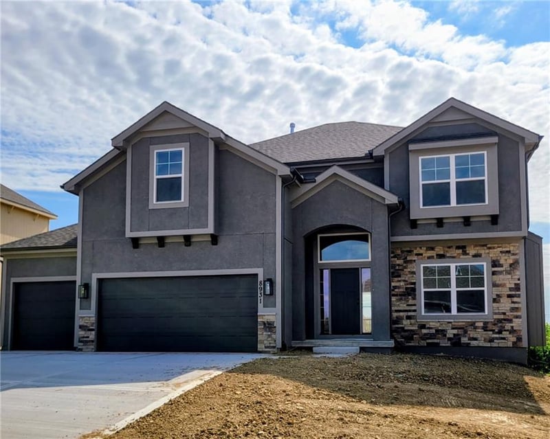 8931 Poplar Ave, Kansas City, MO 64156