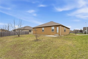 17181 Kill Creek Rd, Gardner, KS 66030