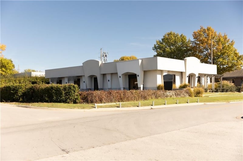 13010 Shawnee Mission Pw, Shawnee, KS 66216