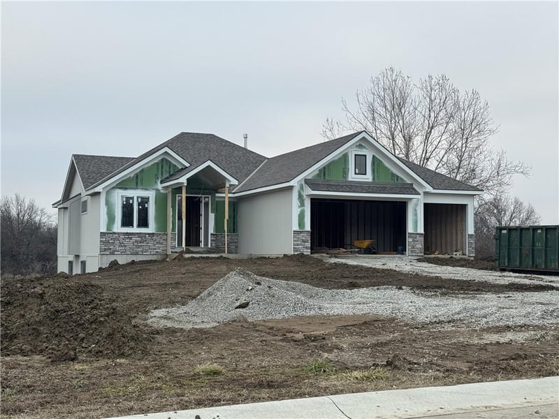 30202 Norris Ct, Grain Valley, MO 64029