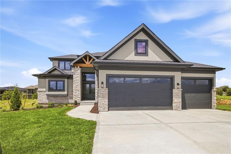 1004 Wilds Pw, Greenwood, MO 64034