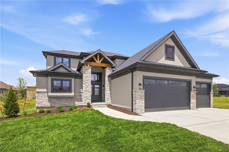 1004 Wilds Pw, Greenwood, MO 64034