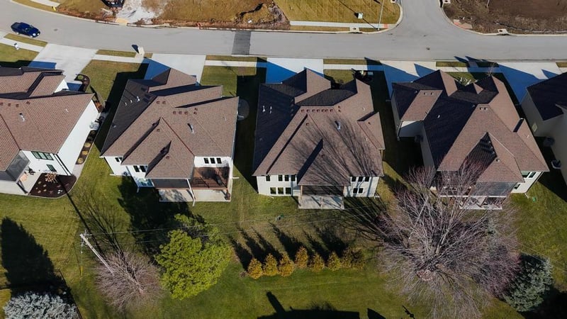4300 NE Hideaway Dr, Lee's Summit, MO 64064