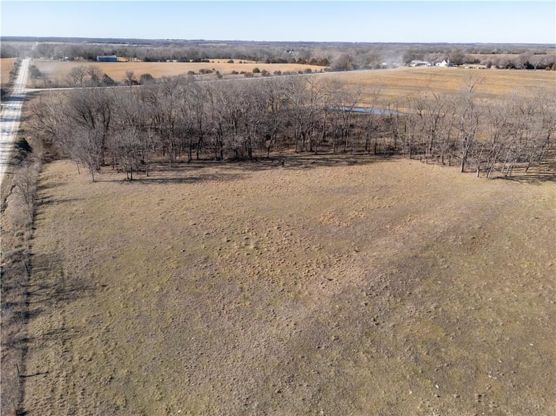 2255B Riley Rd, Ottawa, KS 66067
