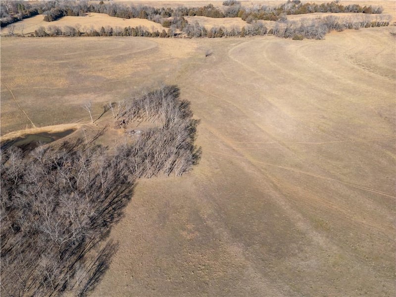 2255B Riley Rd, Ottawa, KS 66067