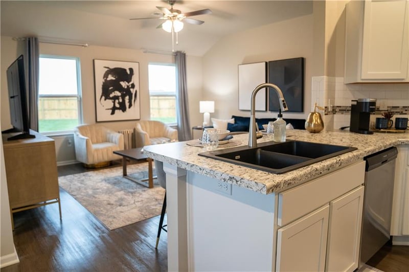 885 Buckeye St, Gardner, KS 66030