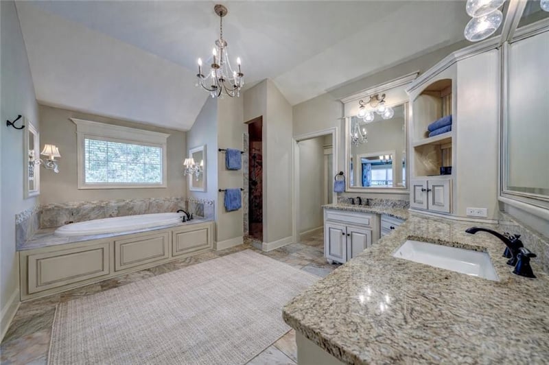 16524 Lucille St, Overland Park, KS 66221