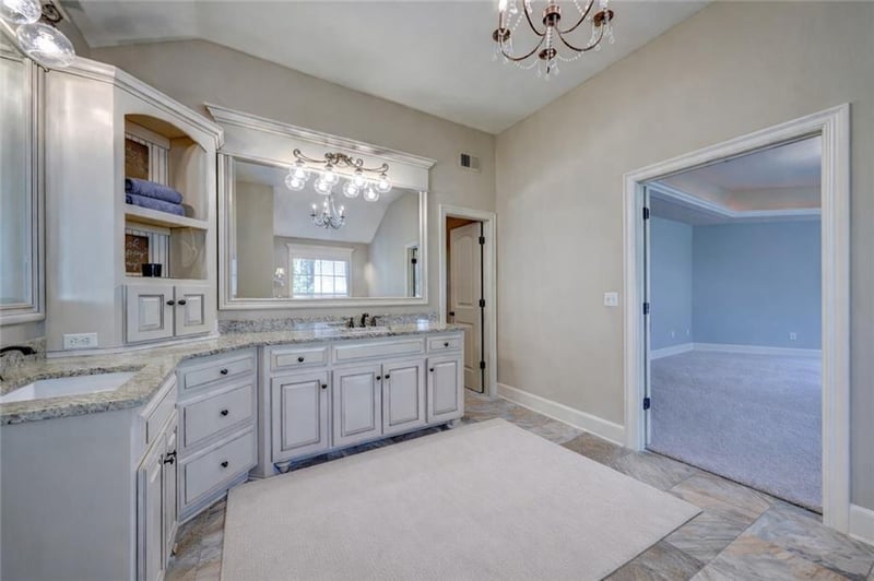 16524 Lucille St, Overland Park, KS 66221