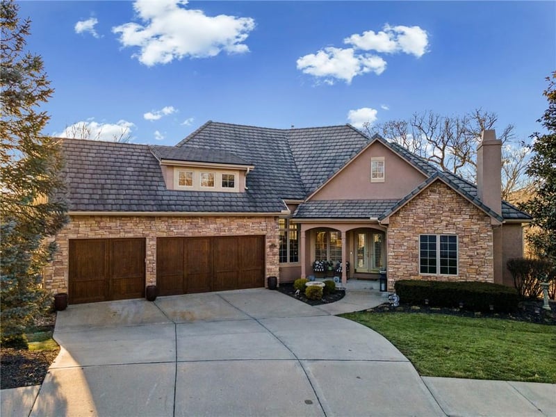 6412 Muirfield St, Parkville, MO 64152