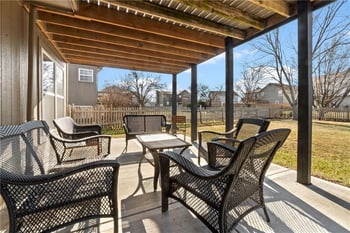 16372 Sunset St, Olathe, KS 66062