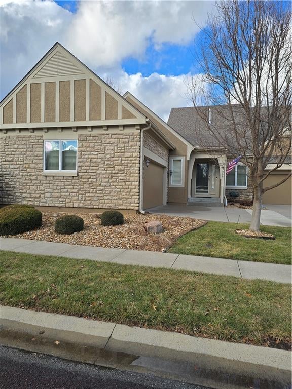 7866 157th Ter, Overland Park, KS 66223
