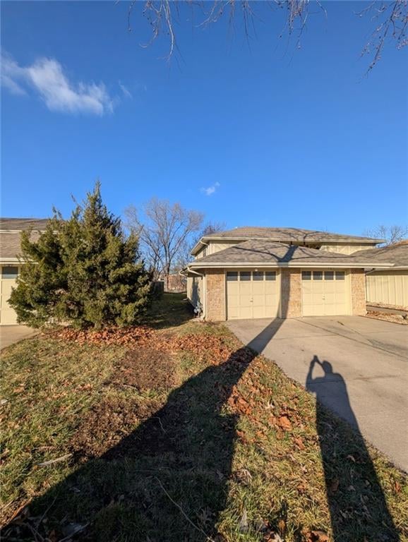 1012 Lindsay Ave, Lee's Summit, MO 64086