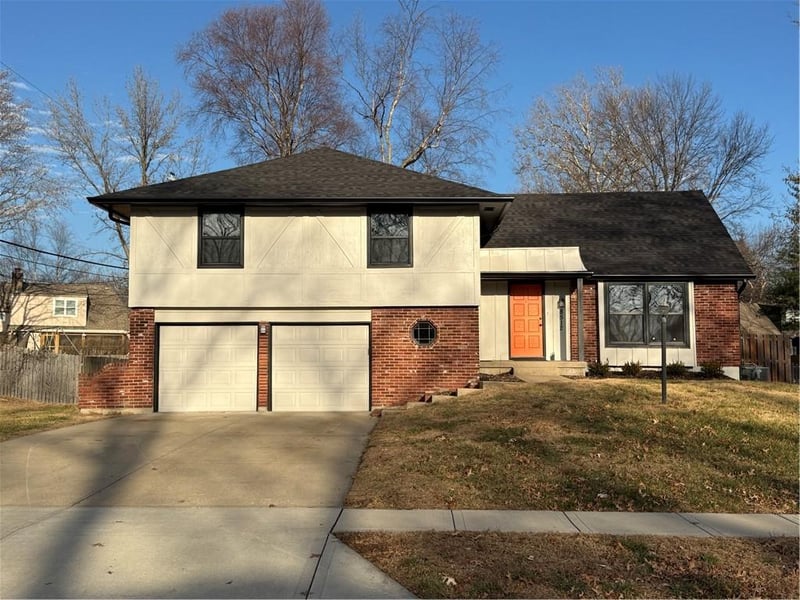 8512 98th St, Overland Park, KS 66212