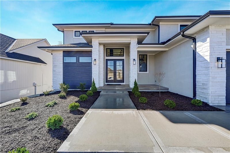 15317 162nd St, Olathe, KS 66062