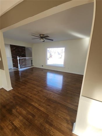 6525 101st St, Overland Park, KS 66212