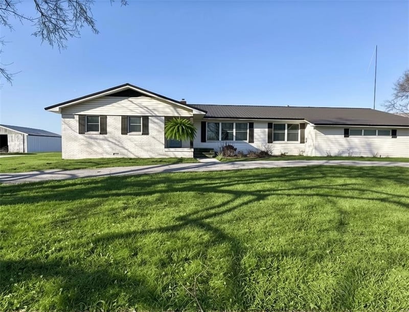 5120 SW 10th St, Columbus, KS 66725