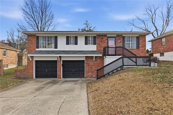 16515 35th Ter, Independence, MO 64055