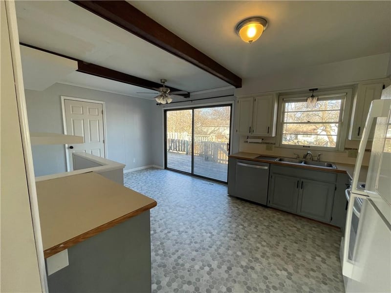 602 4th Ter, Lee's Summit, MO 64063