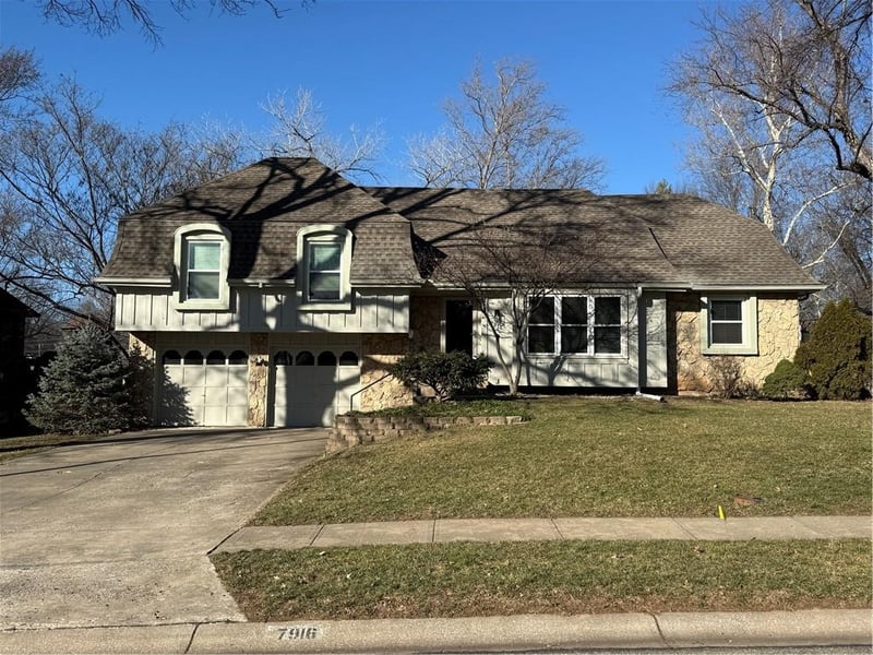7916 98th Ter, Overland Park, KS 66212