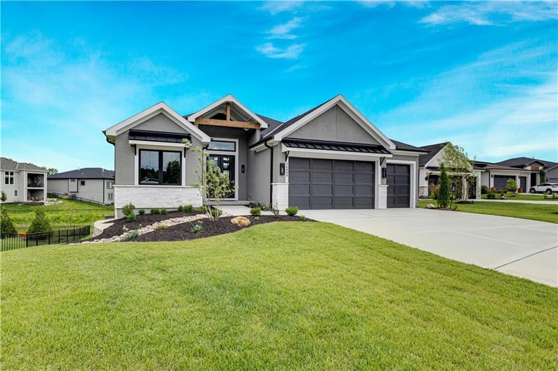 24999 98th Pl, Lenexa, KS 66227