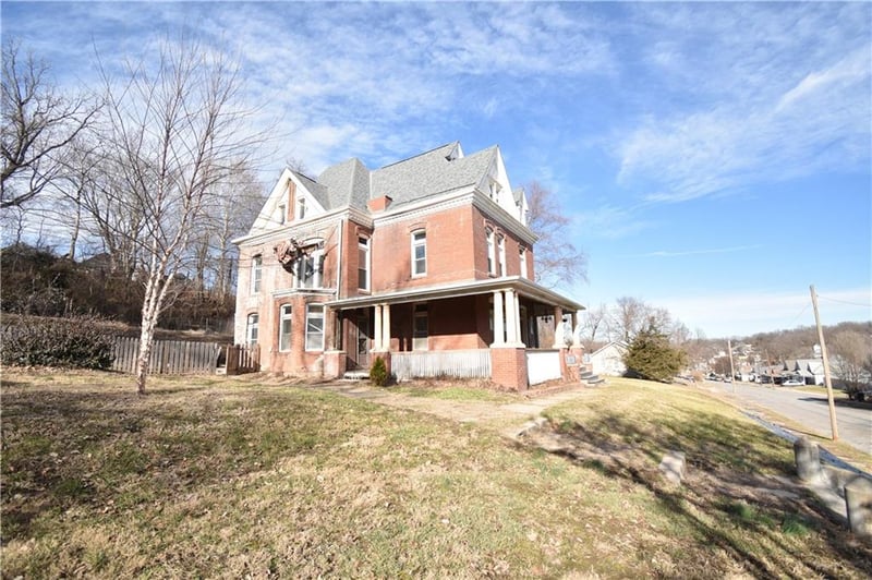 1308 11th St, St Joseph, MO 64501