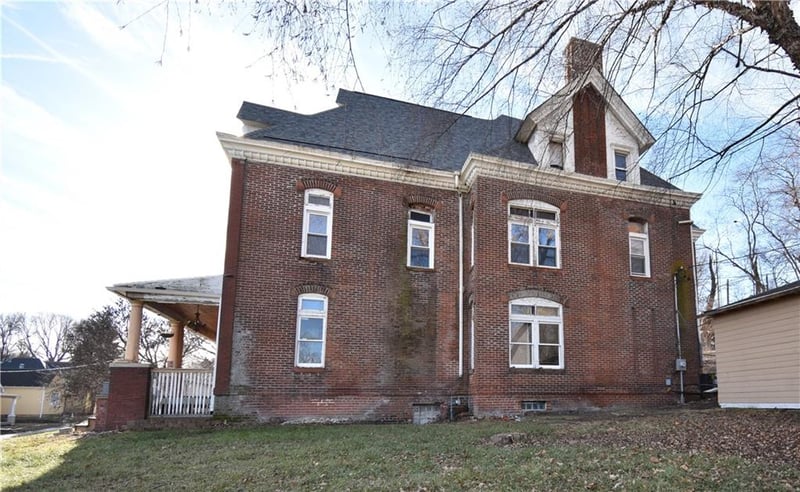 1308 11th St, St Joseph, MO 64501