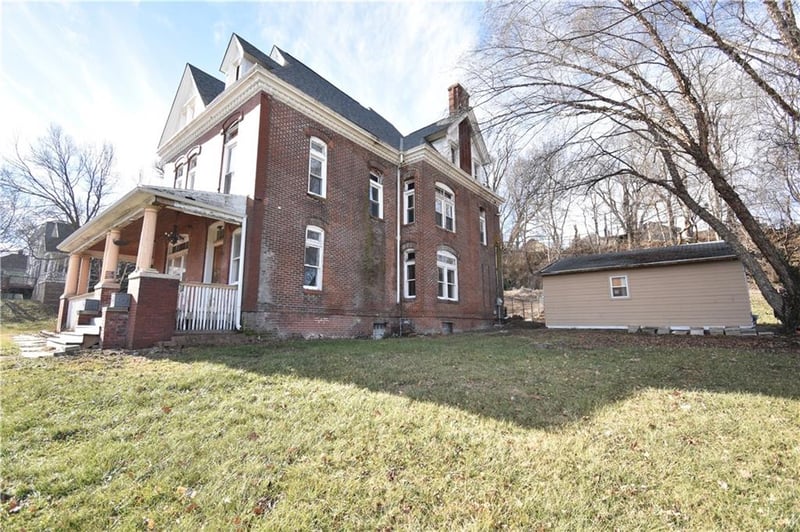 1308 11th St, St Joseph, MO 64501
