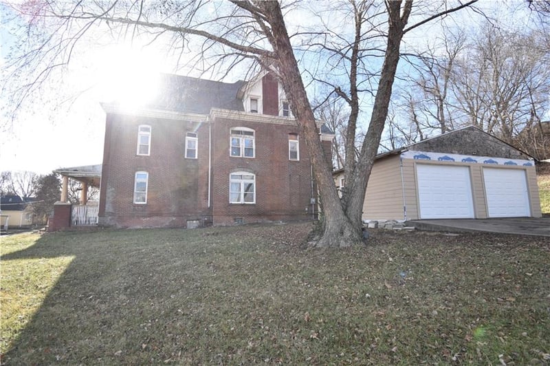 1308 11th St, St Joseph, MO 64501